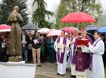 Biskup Mrzljak blagoslovio kip blaženog Alojzija Stepinca u Župi Sveta tri kralja u Svibovcu